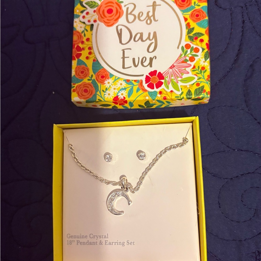 SOLD. SOLD. SOLD. Fashion Silver C Jewelry Set - Picture 3 of 3